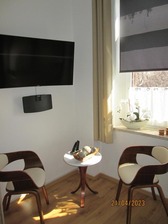 Zentrale-Ruhige Ferienwohnung Reichenbach im Vogtland Exterior foto